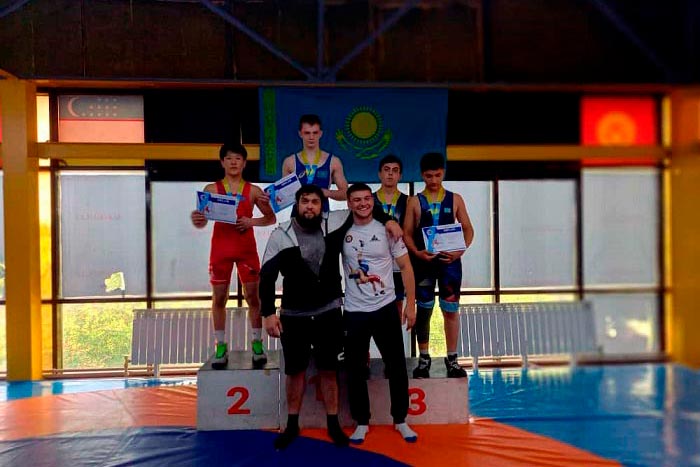 Pupils of the Nevsky sports club won eleven medals at the Republican freestyle wrestling tournament among youths