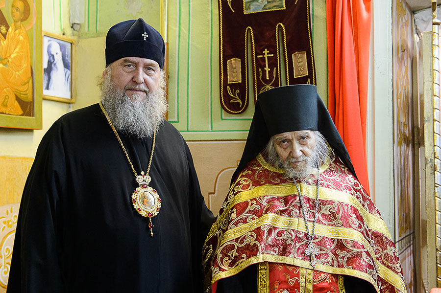 Metropolitan Alexander of Astana and Kazakhstan congratulated Archimandrite Peter (Goroshko), the spiritual father of the Mother of God Nativity Monastery in Karaganda, on his birthday