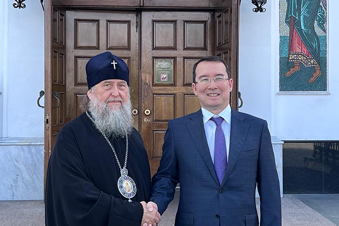 Митрополит Александр Минскідегі Киелі Рух кафедралы шіркеуінде болып, Қазақстанның Беларусьтегі Елшісімен кездесті.