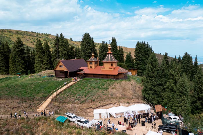 On the day of the commemoration of the Holy Martyrs Seraphim and Feognost, Bishop Veniamin presided over the celebrations at the site of the saints' spiritual feats and martyrdom.