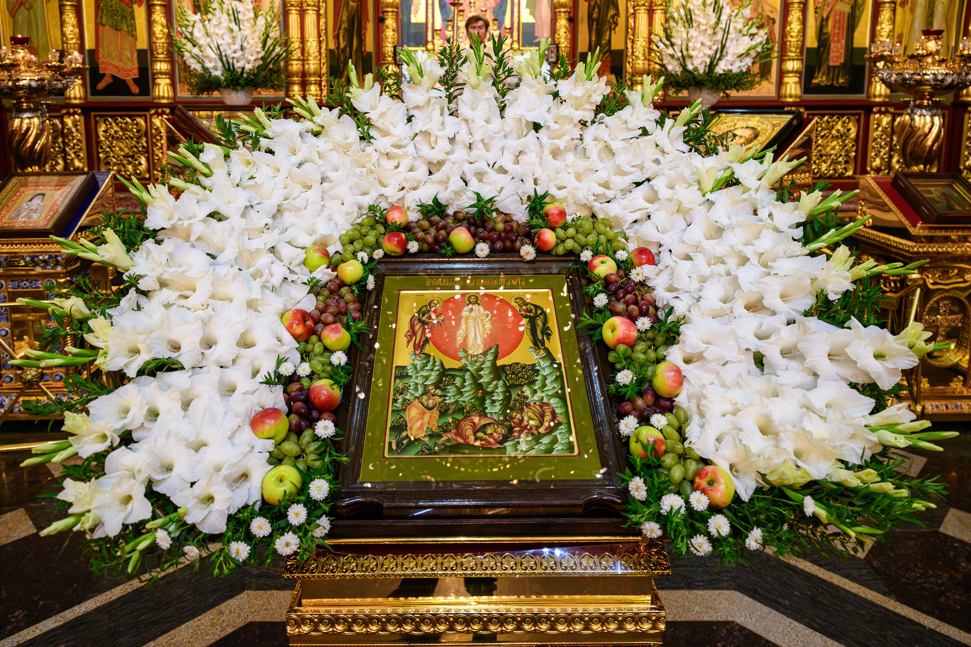 On the eve of the Feast of the Transfiguration of the Lord, Metropolitan Alexander served the All-Night Vigil in the main church of Almaty.