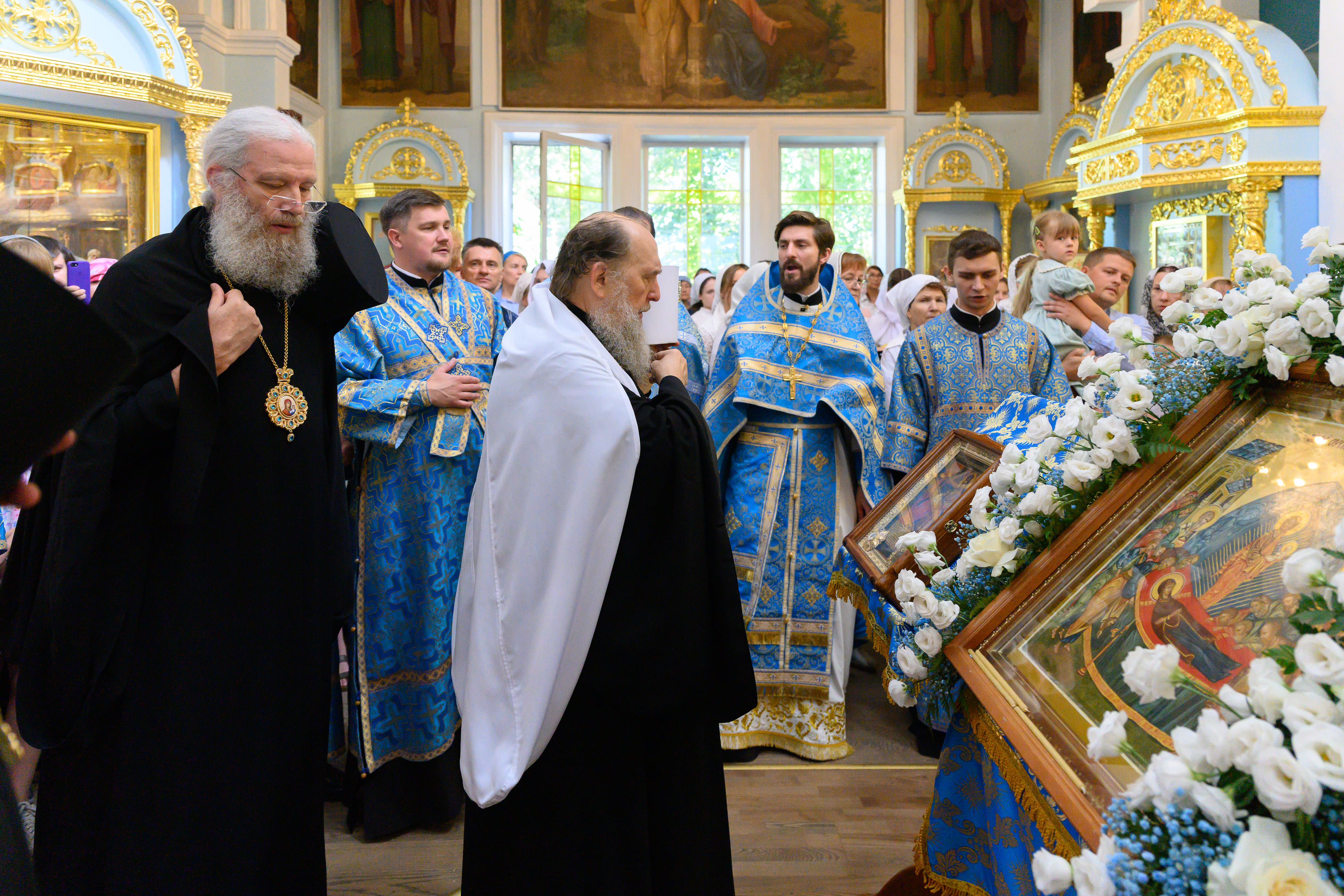 The Head of the Metropolitan District Conducted a Prayer Service for the Beginning of the Academic Year for Students of Sunday and General Education Schools in Almaty