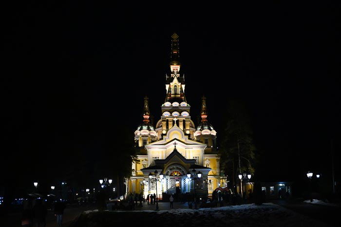 Рождество Господа и Бога и Спаса нашего Иисуса Христа. Митрополит Александр совершил праздничную Литургию в главном храме Южной столицы
