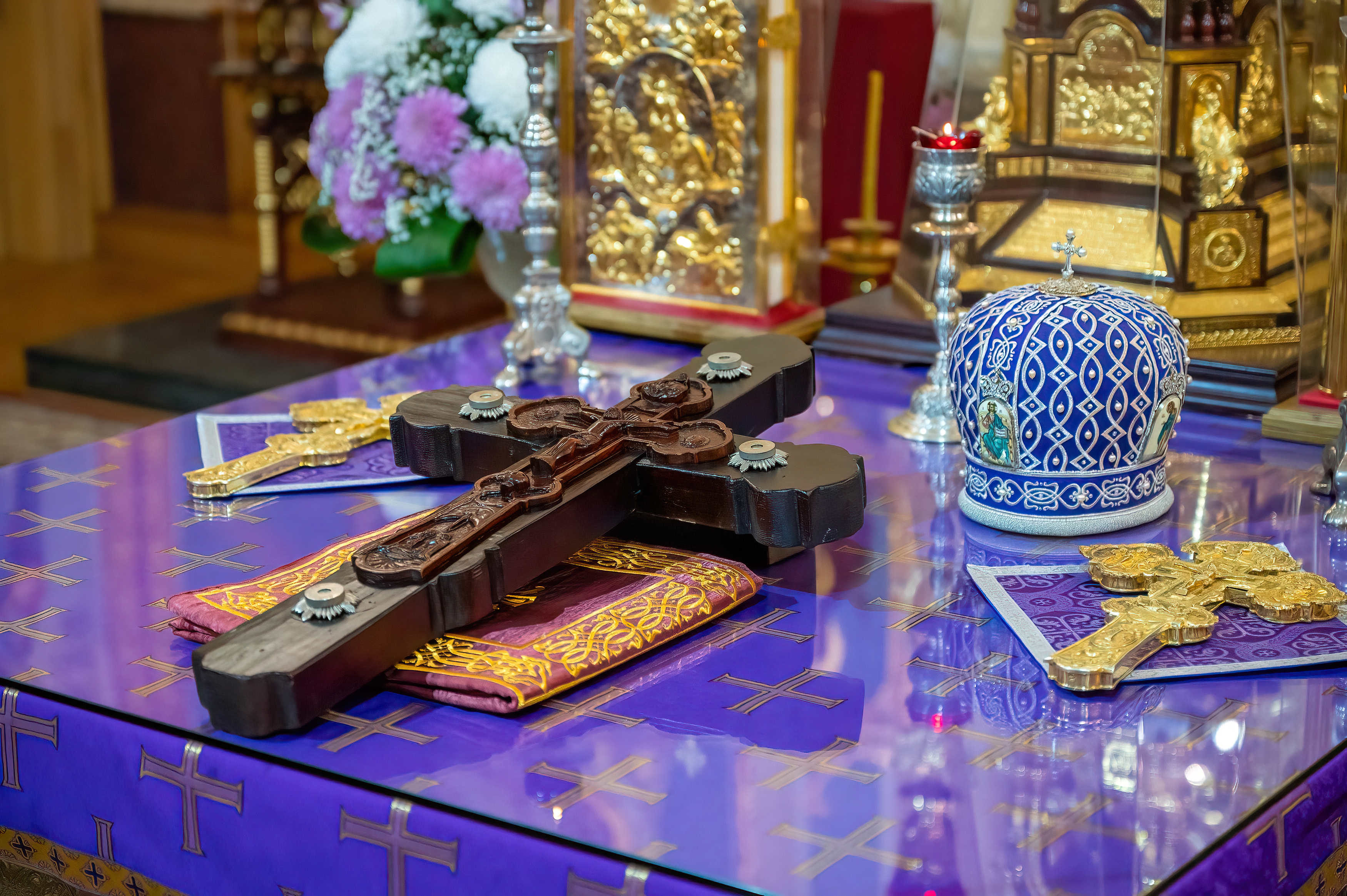 The Head of the Metropolitan District conducted the All-Night Vigil with the Rite of the Exaltation of the Cross of the Lord at the Ascension Cathedral in Almaty.