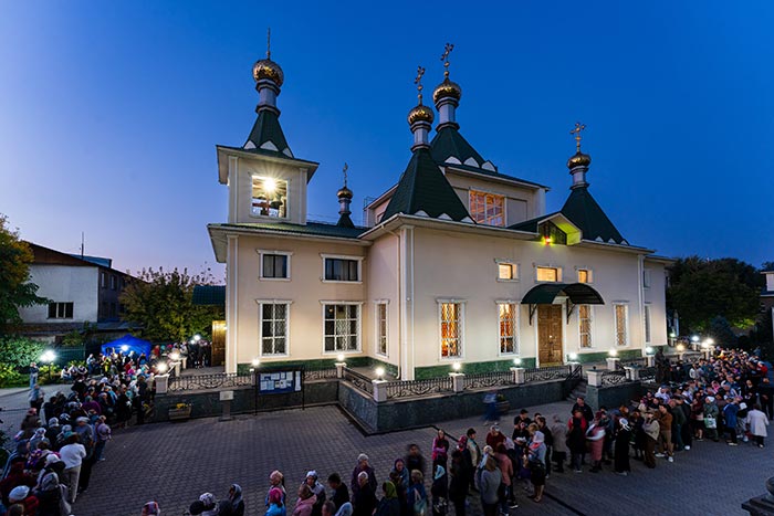 Veneration of the Holy Relics of Blessed Matrona of Moscow Continues at the Sophia Cathedral of the Iveron-Seraphim Convent in Almaty