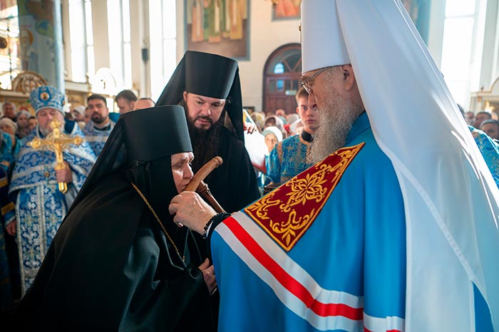 The Head of the Metropolitan District Elevated Mother Nika (Otroshchenko), Abbess of the Iveron-Petropavlovsk Convent in Oktyabrskoye, to the Rank of Hegumeness