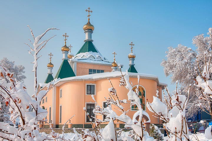 On the Feast Day of St. Seraphim of Sarov, the Head of the Metropolitan District Celebrated the Liturgy at the Iveron-Seraphim Convent in Almaty