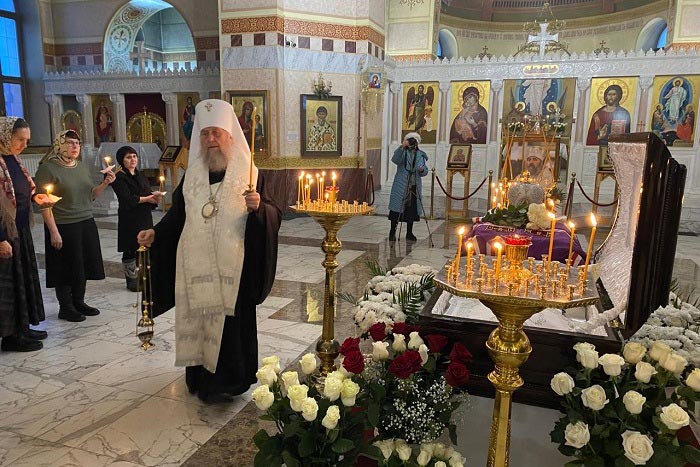 Metropolitan Alexander performed a litiya at the coffin of the newly departed Archbishop of Kokshetau and Akmola Serapion