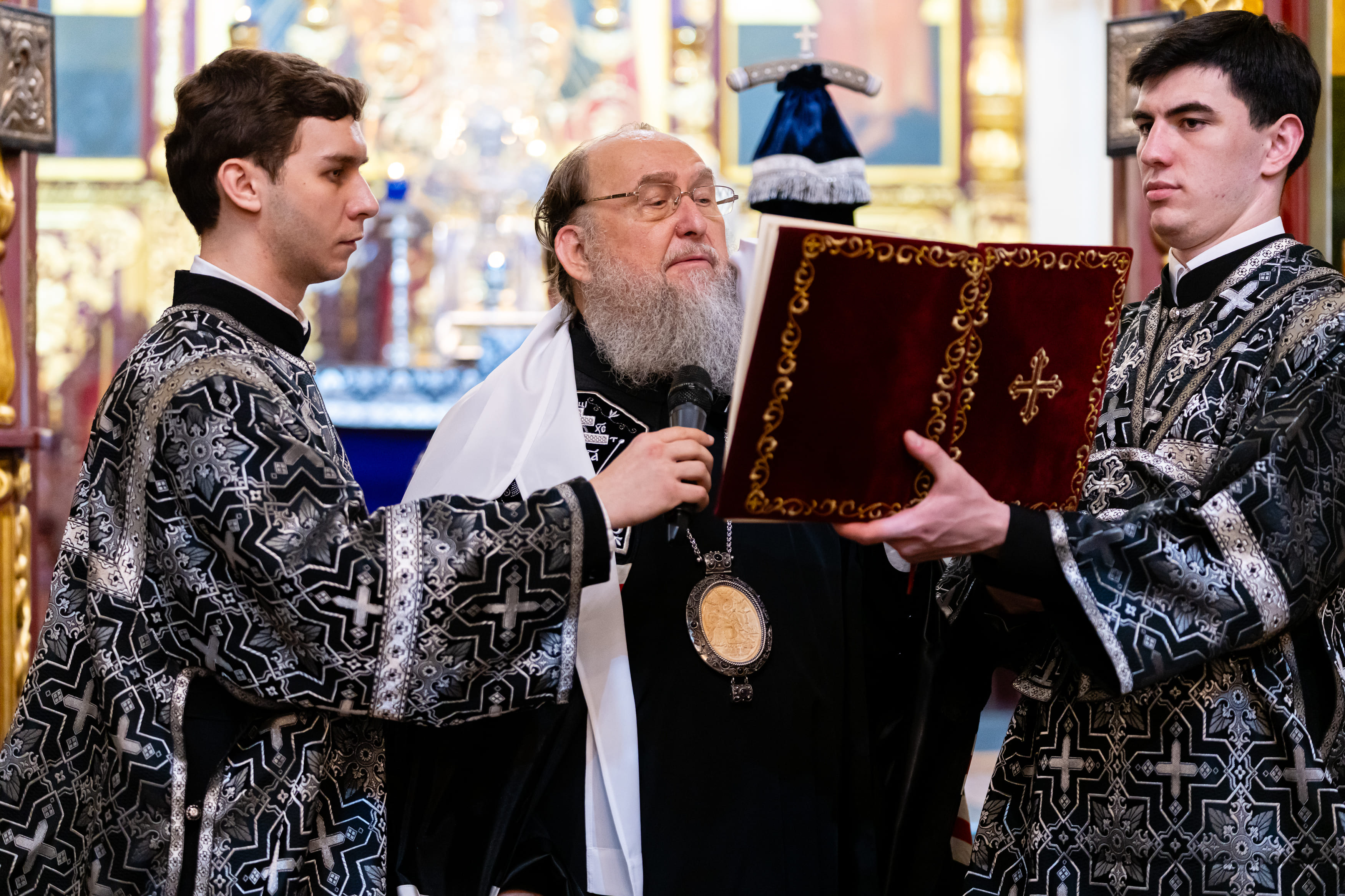Алматының Вознесенский соборында Митрополиттік округ басшысы ұлы пост алдындағы ғибадат етуді кешіру рәсімімен бірге өткізді.
