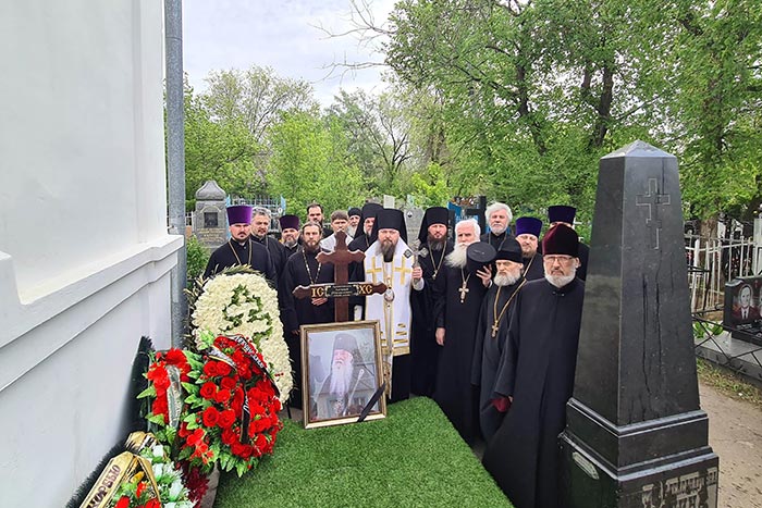 На 9-й день после кончины архиепископа Антония состоялись заупокойные богослужения