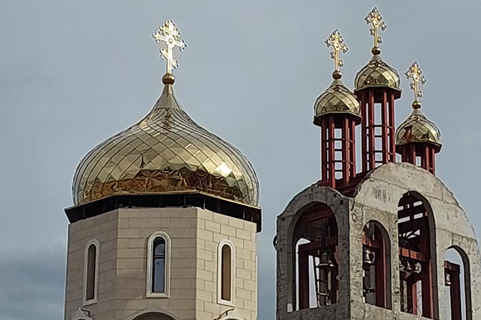 Астанада салынып жатқан ғибадатханаға орталық күмбез мен крест орнатылды