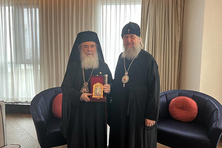 Астана және Қазақстан Митрополиті Александр Иерусалим Патриархы Феофилмен III кездесті