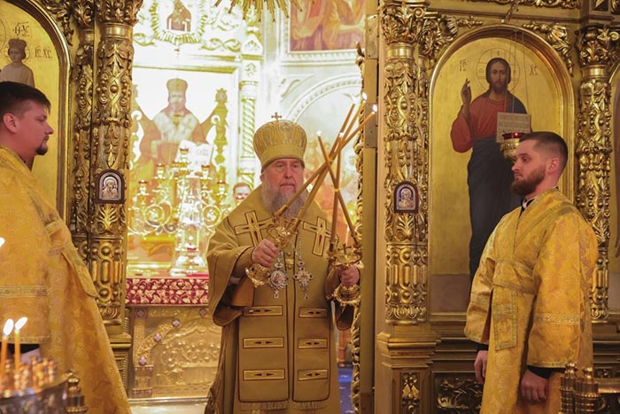 Ұлы шейіт Артемий мен Қарағандының жаңа шейіттерін еске алу күні. Митрополит Александр Мәскеудегі Митрополит округі Өкілдігінің шіркеуінде Литургияны өткізді