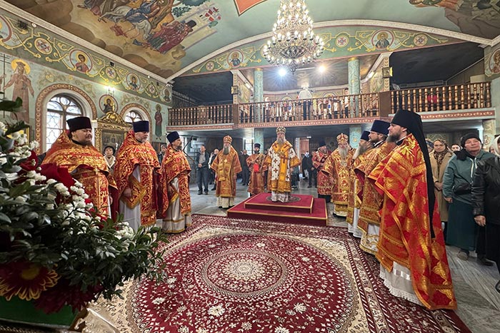 Празднование в честь Собора новомучеников Чимкентских. Митрополит Александр совершил Литургию в Никольском соборе Шымкента
