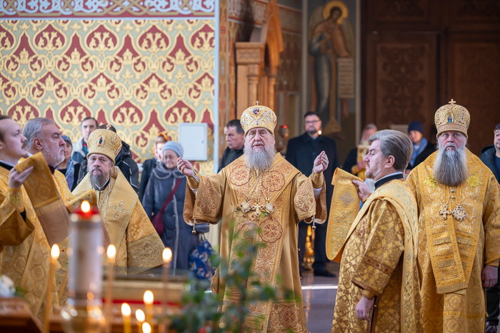 День памяти пророка Божия Софонии – небесного покровителя первого Туркестанского архипастыря и апостола Великой степи. Глава Митрополичьего округа совершил Литургию в Софийском соборе Алма-Аты