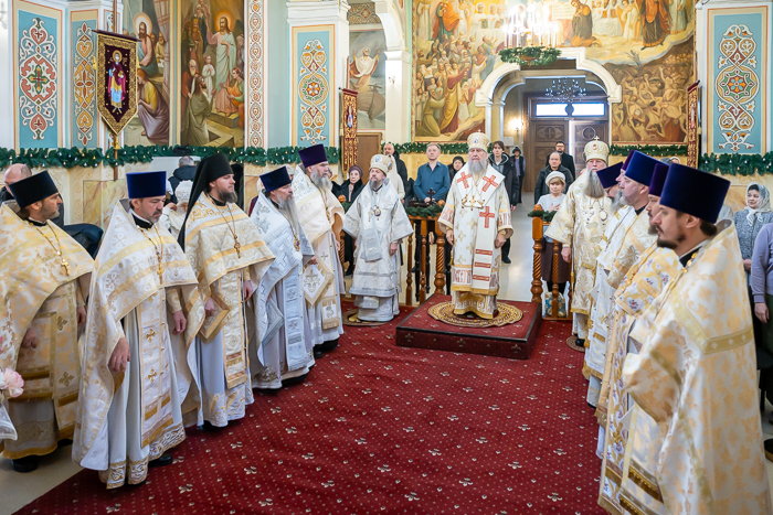 В Алма-Ате молитвенно почтили память небесных покровителей города – священномучеников Николо-Кучугурских – пресвитеров Стефана, Александра и Филиппа