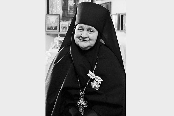 Глава Митрополичьего округа совершил литию по приснопамятной игумении Рафаиле (Василенко)