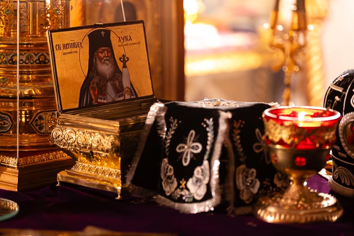 Епископ Вениамин Алматыдағц Никольский соборында Алдын ала қасиеттелген Сыйлар Литургиясын өткізді