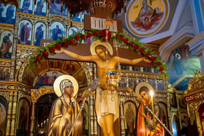 Митрополиттік округ басшысы Оңтүстік астанадағы Вознесенский кафедралды соборында Иеміз Иса Мәсіхтің Қасиетті Азапталуы туралы таңғы қызметті өткізді