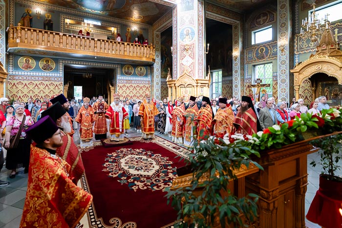 День памяти святой блаженной Матроны Московской. Митрополит Александр совершил Литургию в Софийском соборе Алма-Аты