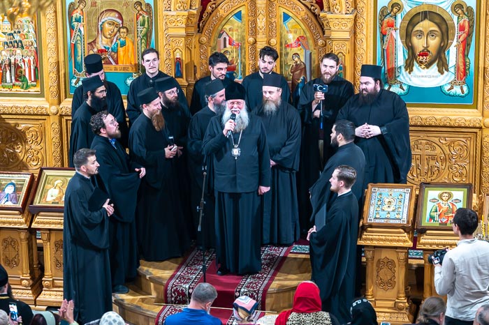 В Алма-Ате прошел пасхальный концерт византийского хора со святой Горы Афон