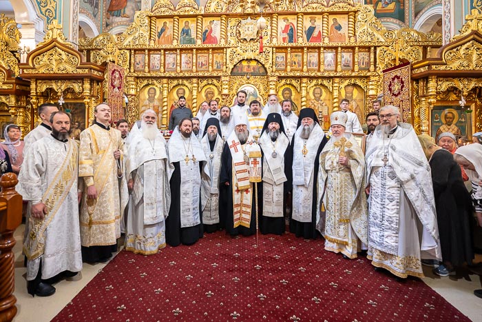 Мирликиясының архиепископы, әулие Николайдың мерекесінде митрополит Александр Алматыдағы Никольский соборында Литургияны өткізді