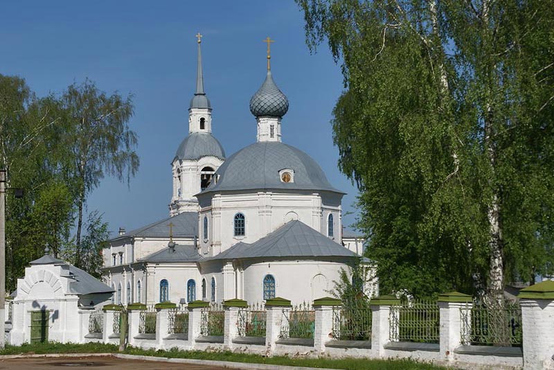 Митрополит Александр совершил Литургию в Александро-Антониновском храме города Костромы