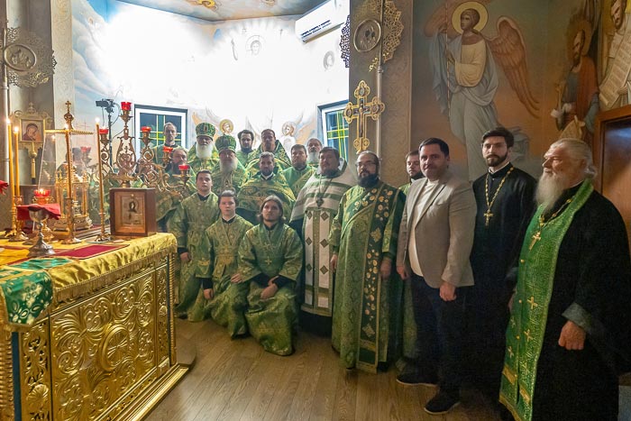 On the Feast of Venerable Peter of Mount Athos, the Head of the Kazakhstan Metropolitan District Celebrated the Midnight Divine Liturgy at the Kazan Cathedral in Alma-Ata