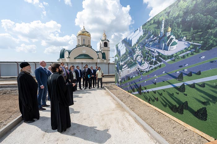 Заместитель Председателя Правительства России Д.Н. Чернышенко и митрополит Александр посетили строящийся духовно-просветительский центр Казахстанского Митрополичьего округа
