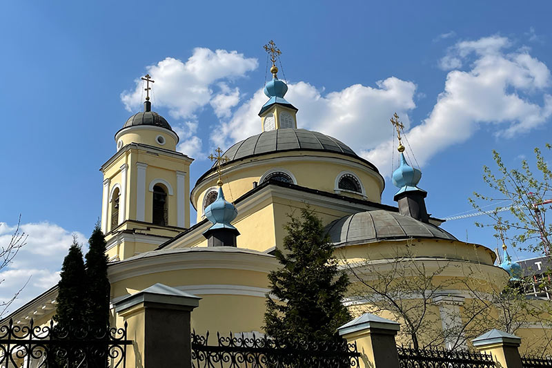 В праздник Донской иконы Божией Матери митрополит Александр совершил Литургию в храме Представительства Митрополичьего округа в Москве