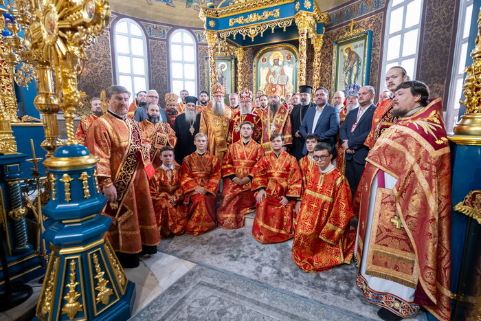 В праздник Воскресения словущего митрополит Александр возглавил торжества по случаю принесения десницы святителя Спиридона Тримифунтского в Астану