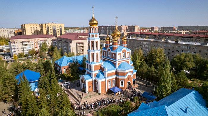 Митрополит Александр совершил Литургию в Вознесенском кафедральном соборе Петропавловска, где пребывает нетленная десница святителя Спиридона Тримифунтского