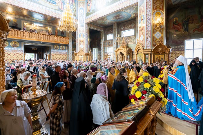 Metropolitan Alexander celebrates the Divine Liturgy at the Holy Sofia Cathedral of the Iveron-Seraphim Convent in Almaty, where veneration of the incorrupt relics of Saint Spyridon of Trimythous continues